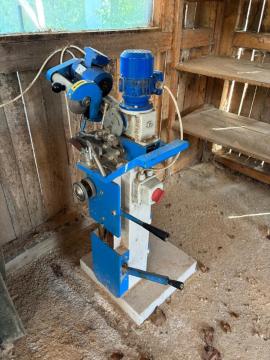 Doppelblatt-Winkelkreissäge Walter  |  Sägetechnik | Holzverarbeitungs-Maschinen | Drekos Made s.r.o